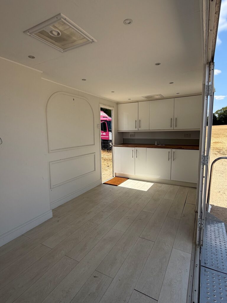 T138 trailer internal