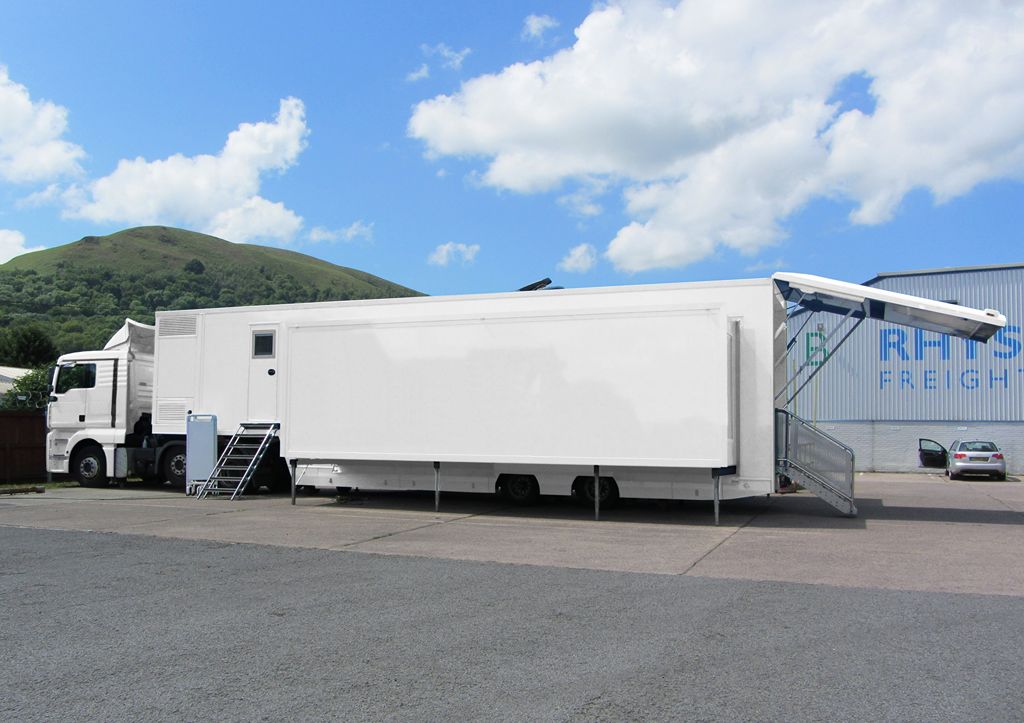 Titan 07 Trailer Exterior